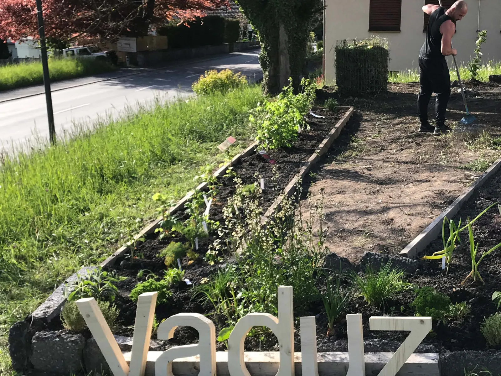 Blick auf einen Gemeischaftskarten mit dem Schriftzug "Vaduz"