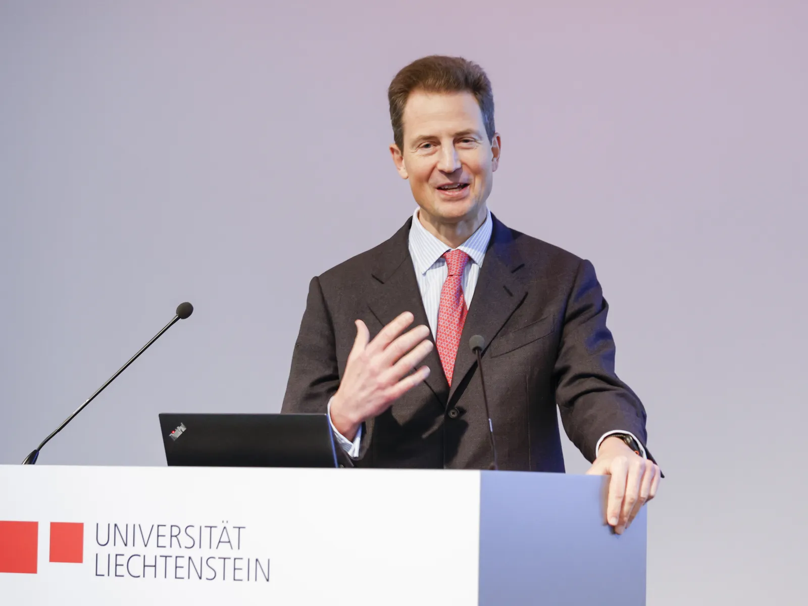 S.D. Erbprinz Alois spricht Grussworte