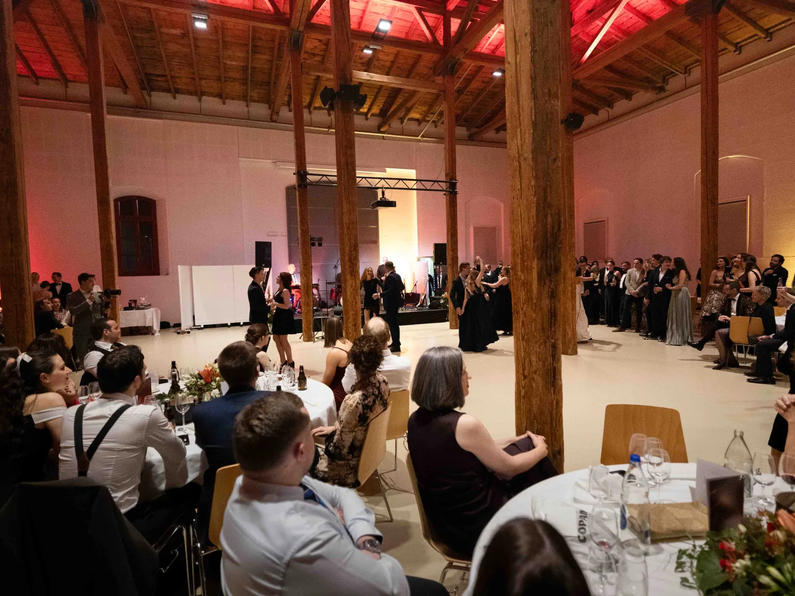 Tanzpaare-Publikum-Uniball-Liechtenstein