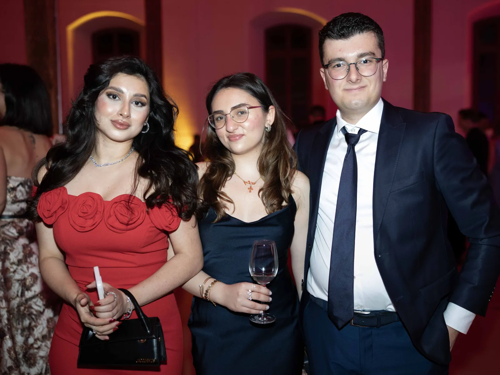 Drei-Gaeste-Posieren-Uniball-Liechtenstein