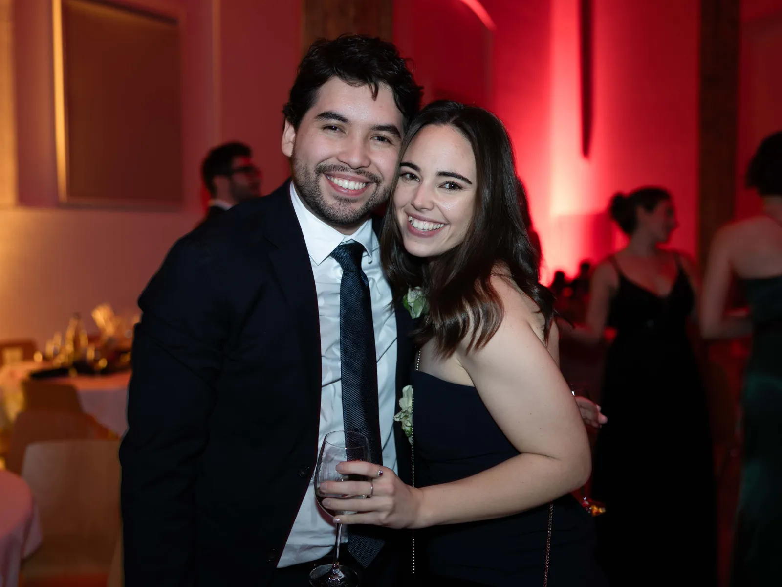 Lachendes-Paar-Portrait-Uniball-Liechtenstein
