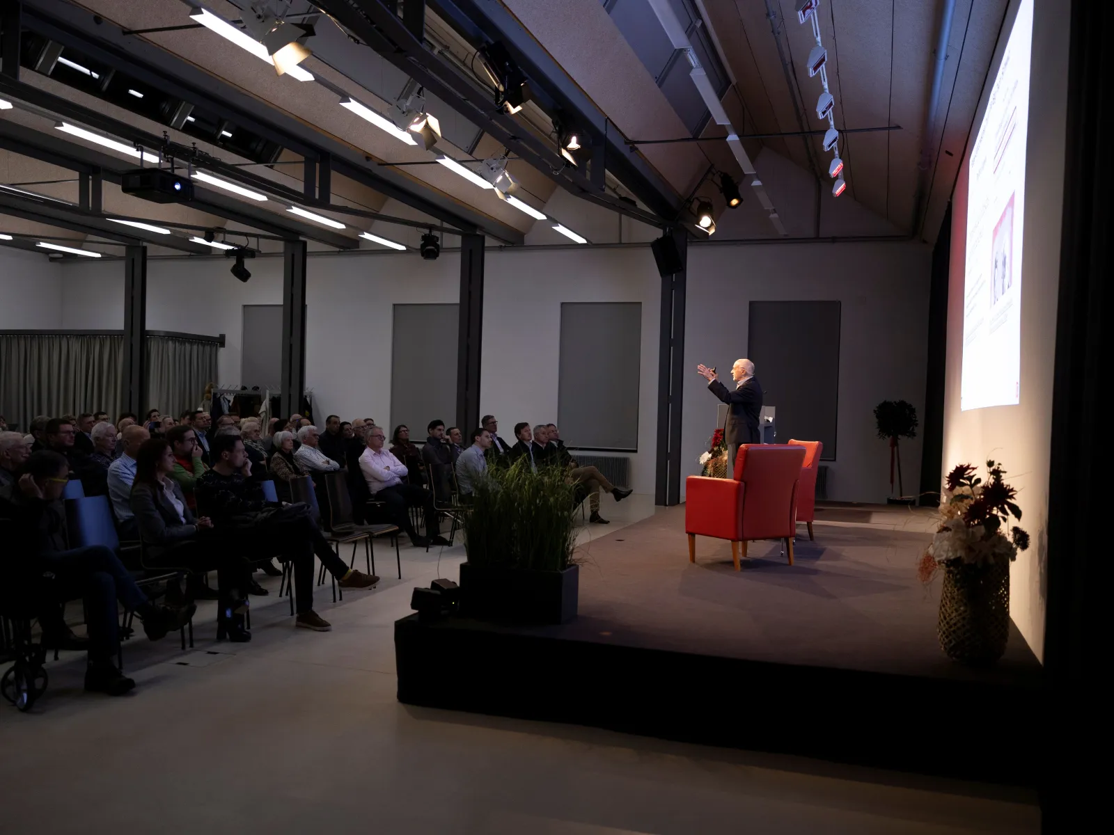 News_Campus-Gespraeche_Harald-Wehnes_Universitaet-Liechtenstein