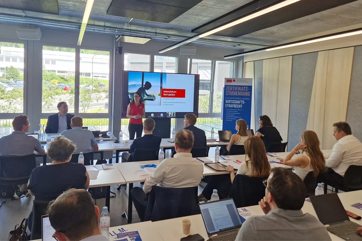 Prof. Dr. Konstantina Papathanasiou, LL.M. leitet den Intensivkurs Korruption an der Universität Liechtenstein, mit dem Fokus auf Erkennung von Korruption und dem Aufbau von Korruptionsdelikten im Strafgesetzbuch.
