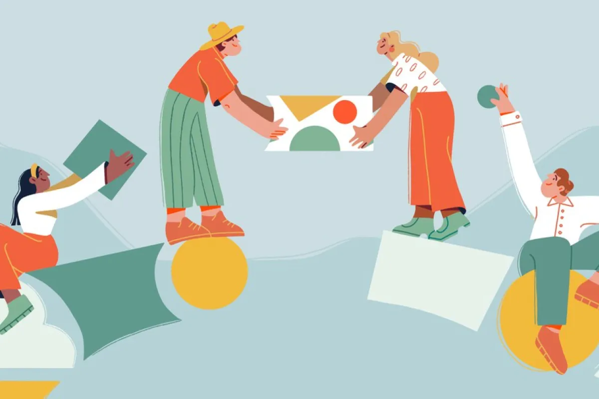 Illustration von vier stilisierten Personen, die auf geometrischen Formen balancieren und zusammenarbeiten. Eine Person reicht einer anderen ein abstraktes Objekt. Die Szene symbolisiert Teamarbeit und Kooperation.