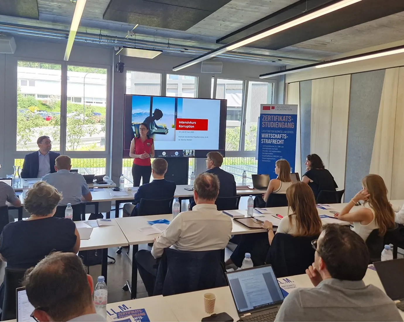 Prof. Dr. Konstantina Papathanasiou, LL.M. leitet den Intensivkurs Korruption an der Universität Liechtenstein, mit dem Fokus auf Erkennung von Korruption und dem Aufbau von Korruptionsdelikten im Strafgesetzbuch.