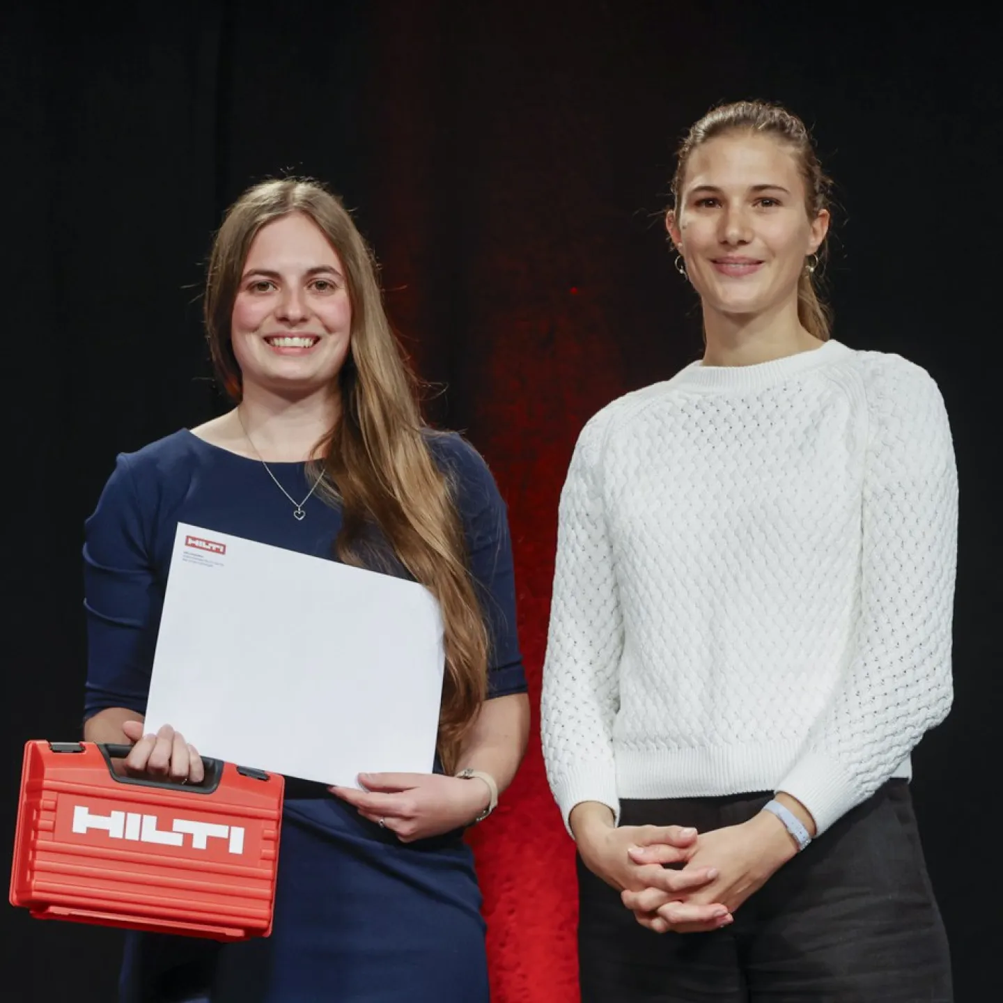 Auf dem Bild sind Shania Allhusen und Gabrielle Bergeon.