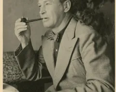 Schwarz-Weiss Aufnahme des Architekten Ernst Sommerlad