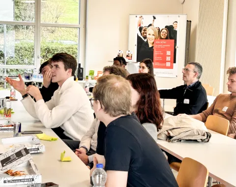 Masterstudierende und Team Wirtschaftsinformatik - Alumni-Talk Master Wirtschaftsinformatik 