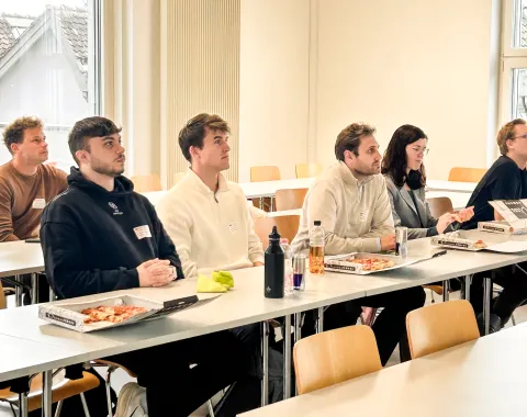 Masterstudierende und Team Wirtschaftsinformatik - Alumni-Talk Master Wirtschaftsinformatik 