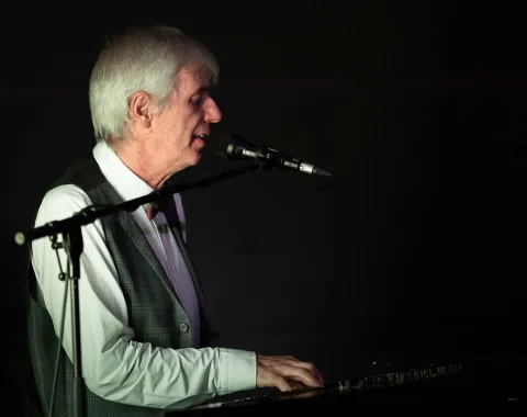 Musiker-Keyboard-Live-Auftritt-Universität-Liechtenstein