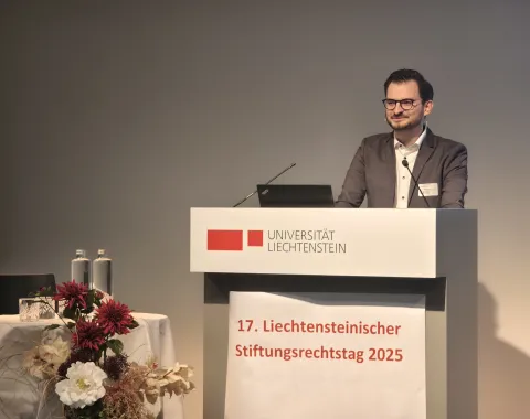 Dr. Lettenbichler am Rednerpult